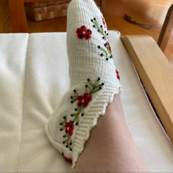 Handmade artisan slippers with emroidery - Picture 4 of 4